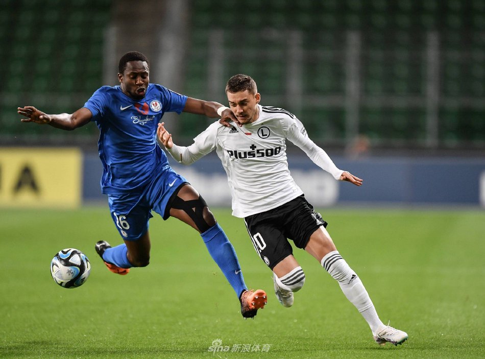 阿德耶米：我不后悔留队，还要向为多特效力12年的罗伊斯致敬